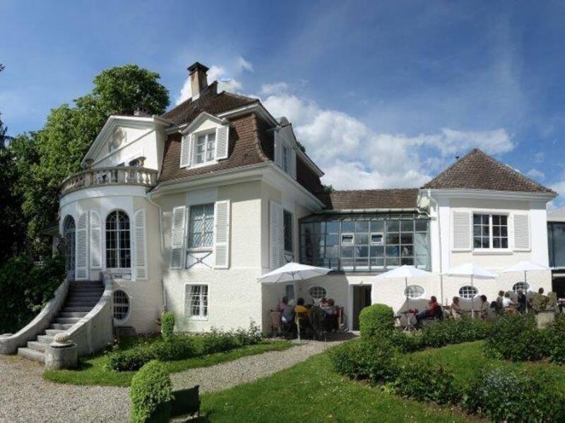 Villa Rot mit neuem Anbau